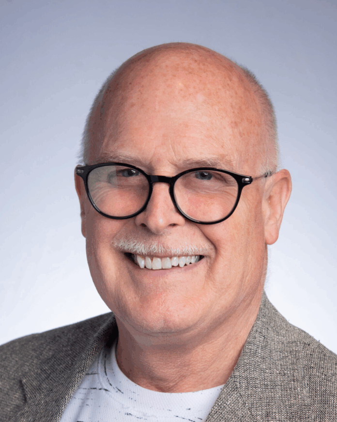 steve-headshot-2022-close